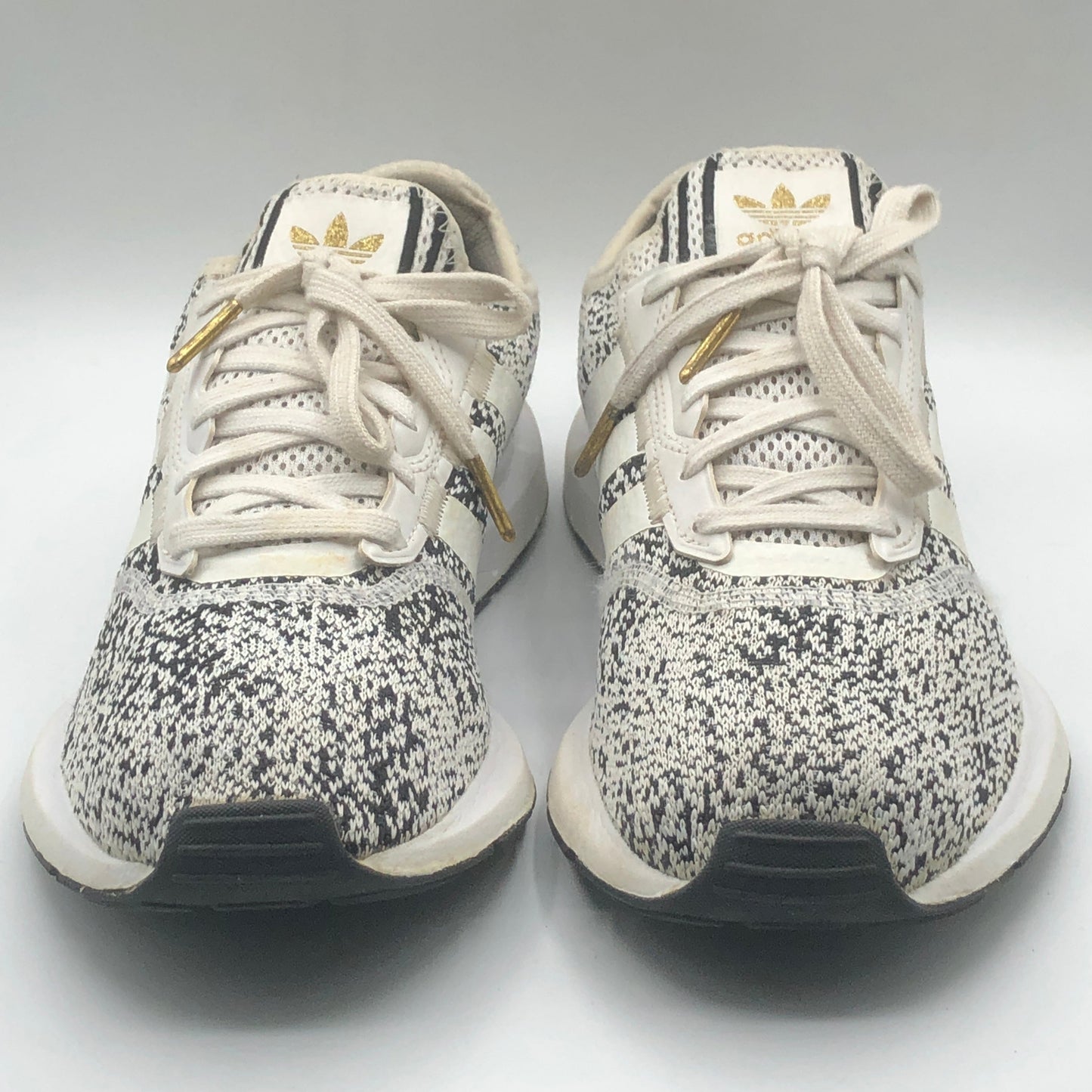 EUR SIZE 40.5 | ADIDAS SWIFT RUN