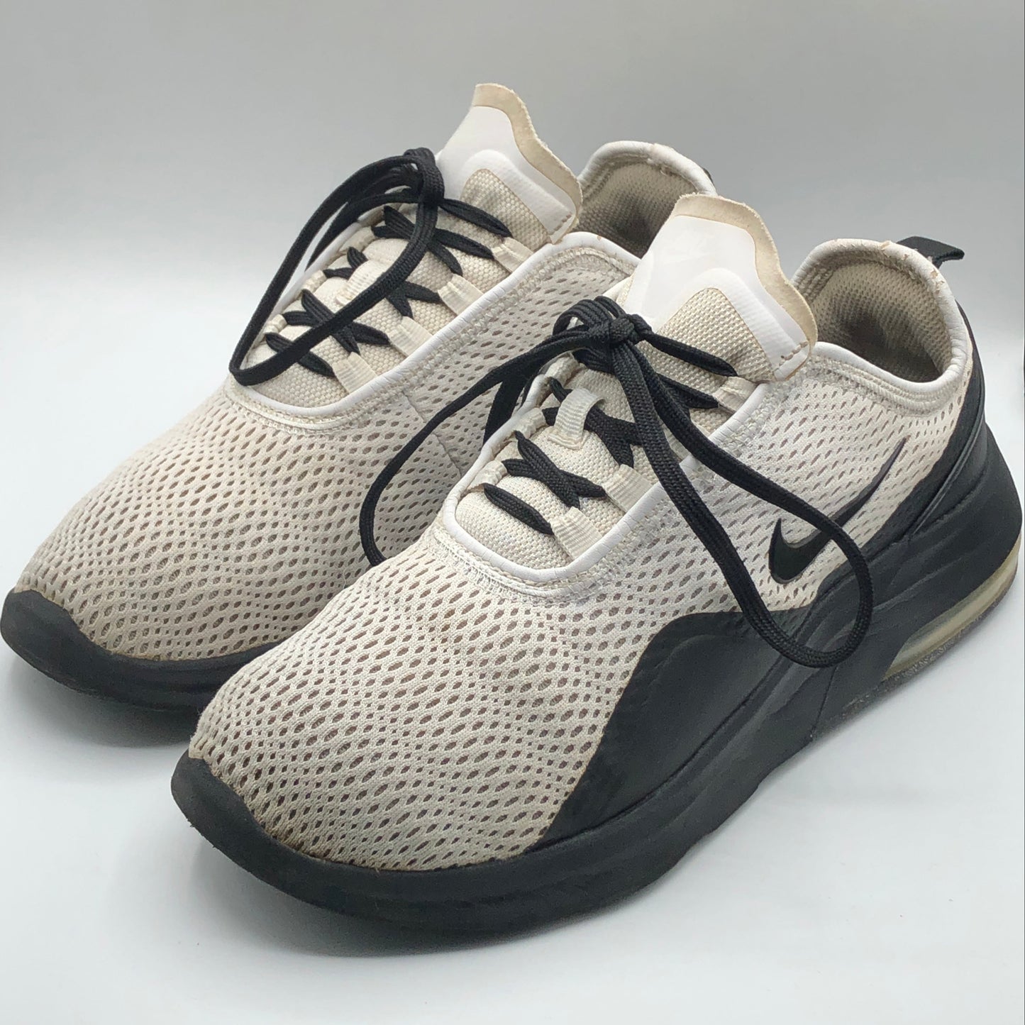 EUR SIZE 42 | Nike Air Max Motion