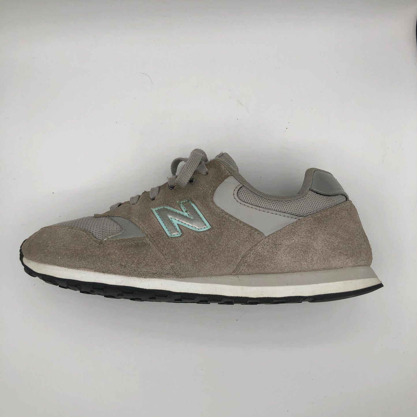 EUR SIZE 41.5 | NEW BALANACE | Preloved sneakers