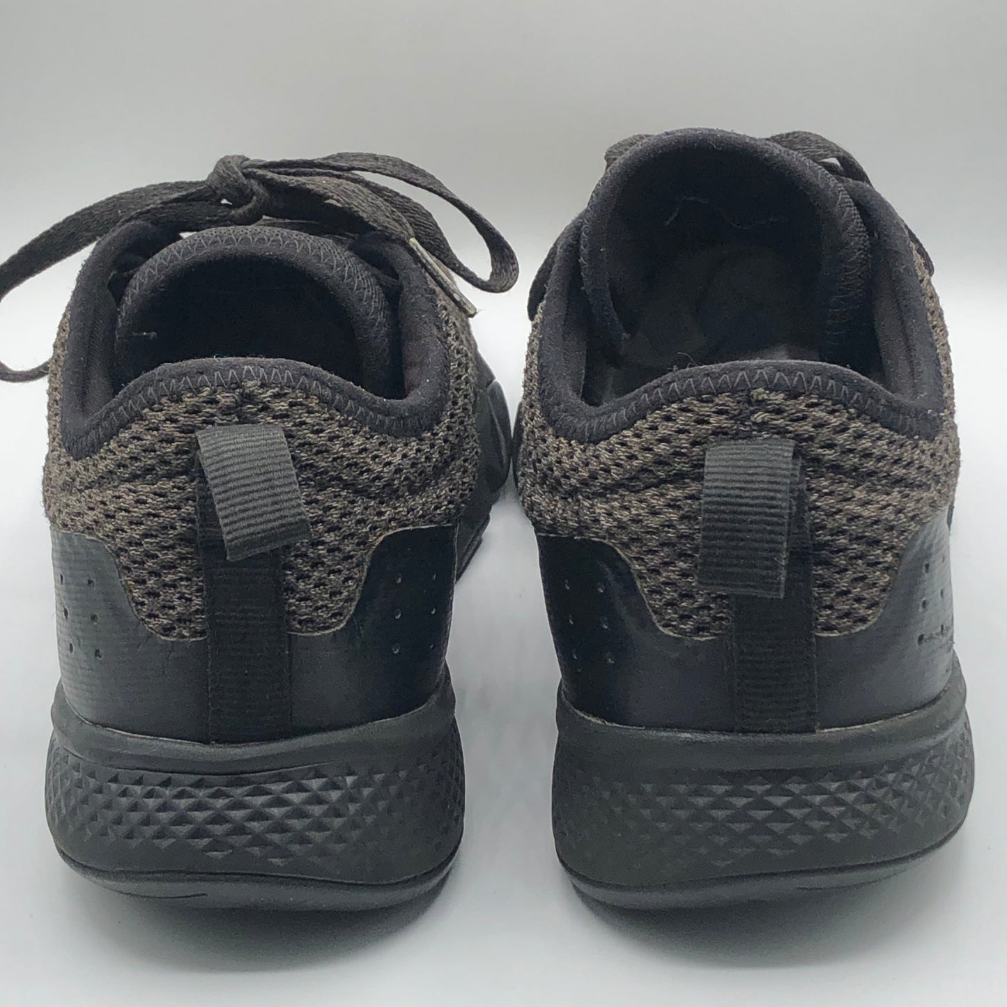 EUR SIZE 44 | MENS SNEAKERS PRELOVED