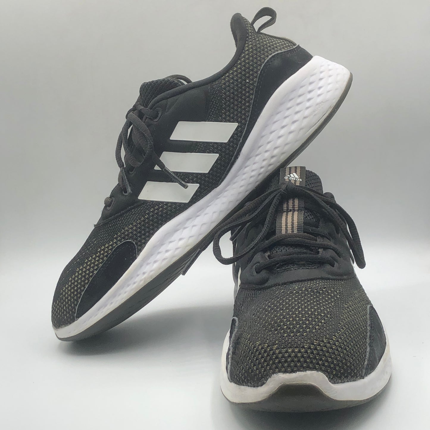 EUR SIZE 43.5 | Adidas Falcon Sneakers for Men