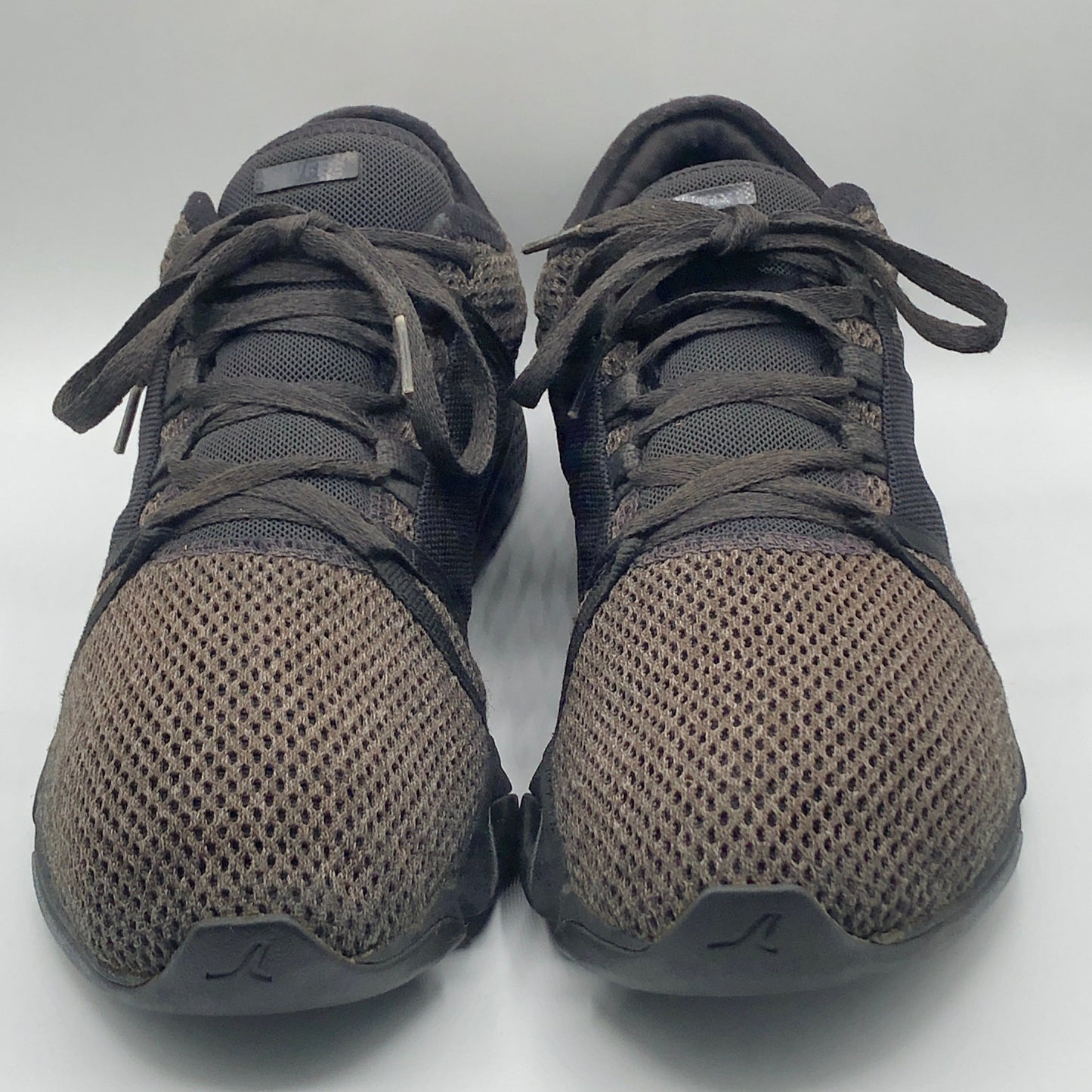 EUR SIZE 44 | MENS SNEAKERS PRELOVED