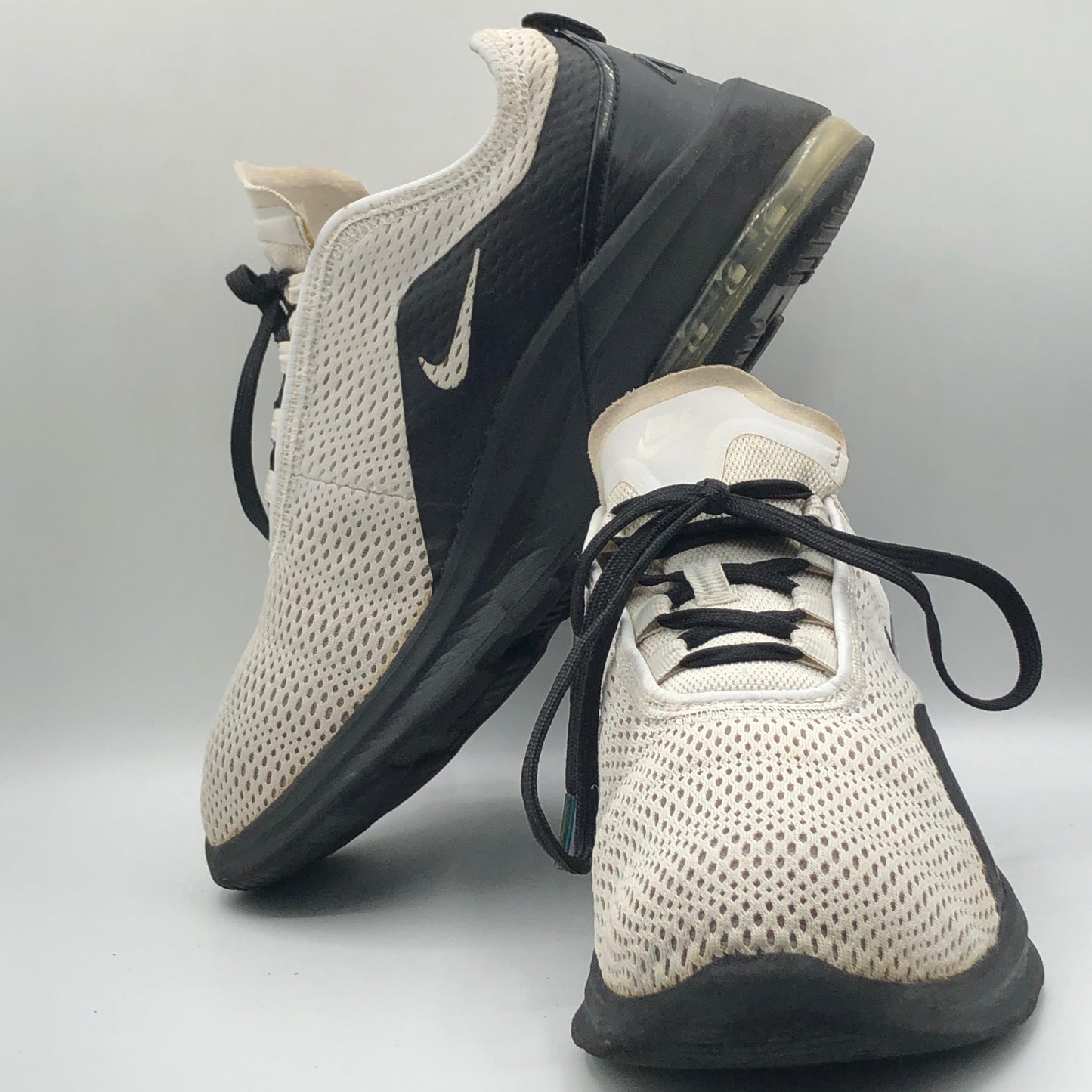 EUR SIZE 42 | Nike Air Max Motion