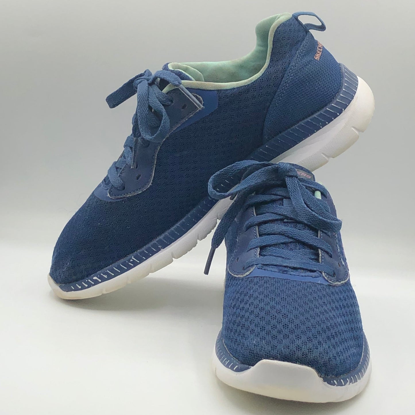 EUR 37.5 | casual sports scechers