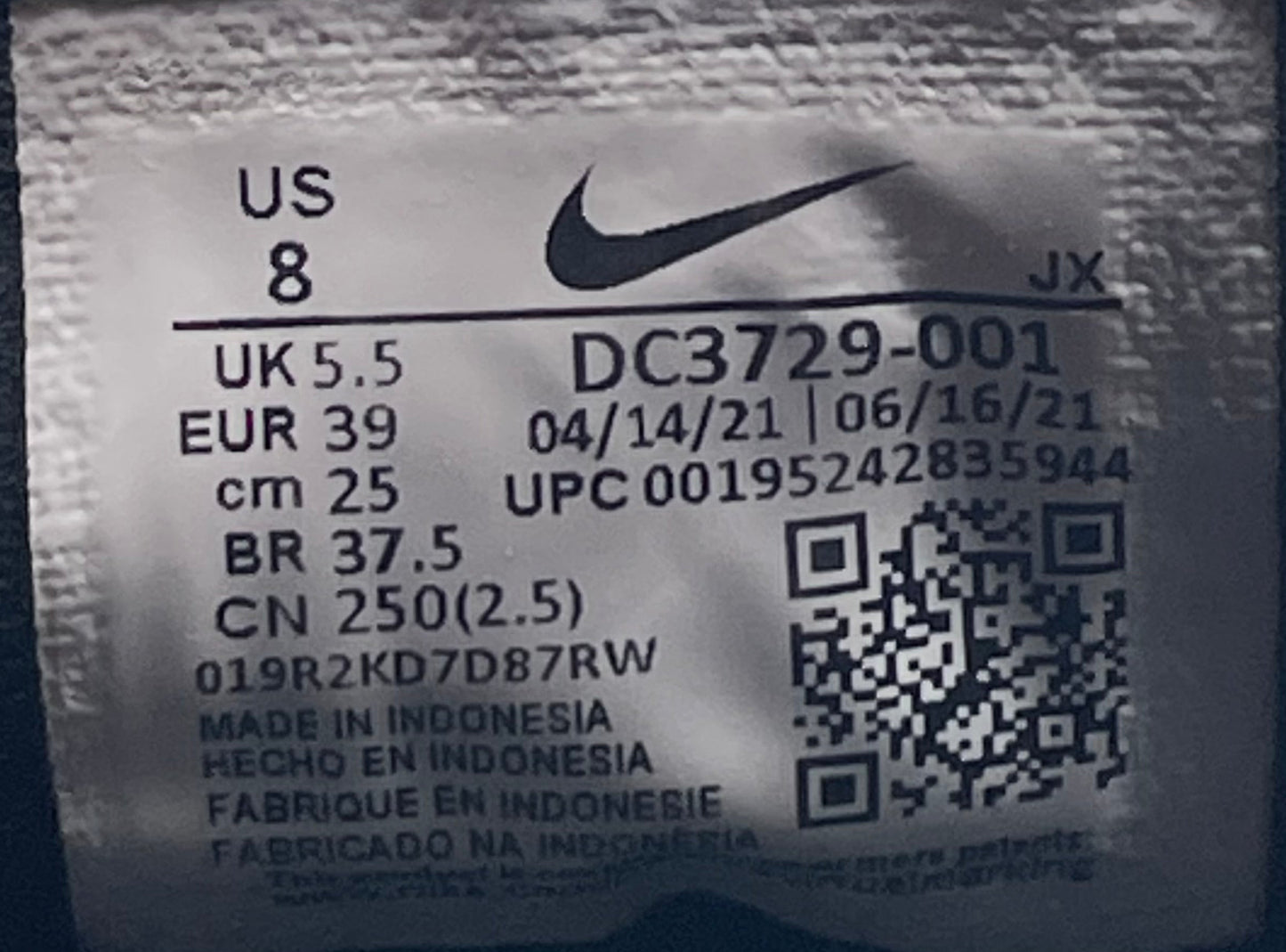 EUR SIZE 39 | Nike Revolution black running shoes.
