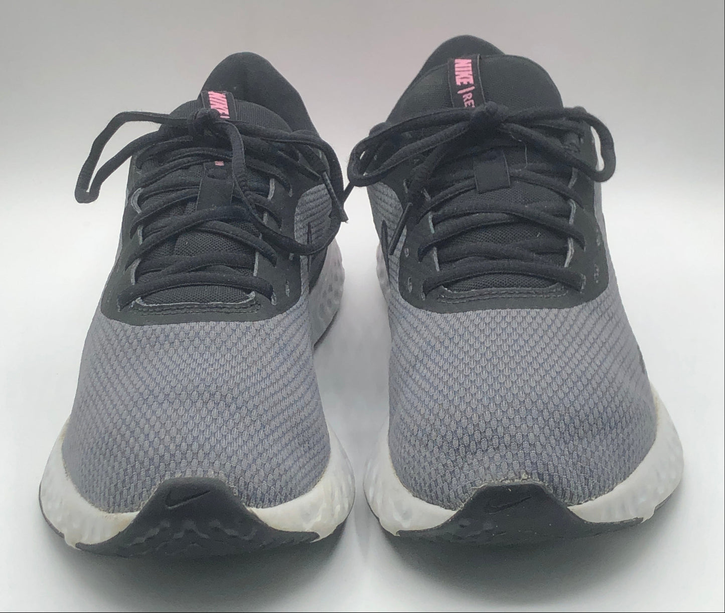 EUR SIZE 40.5 | Nike Revolution 5