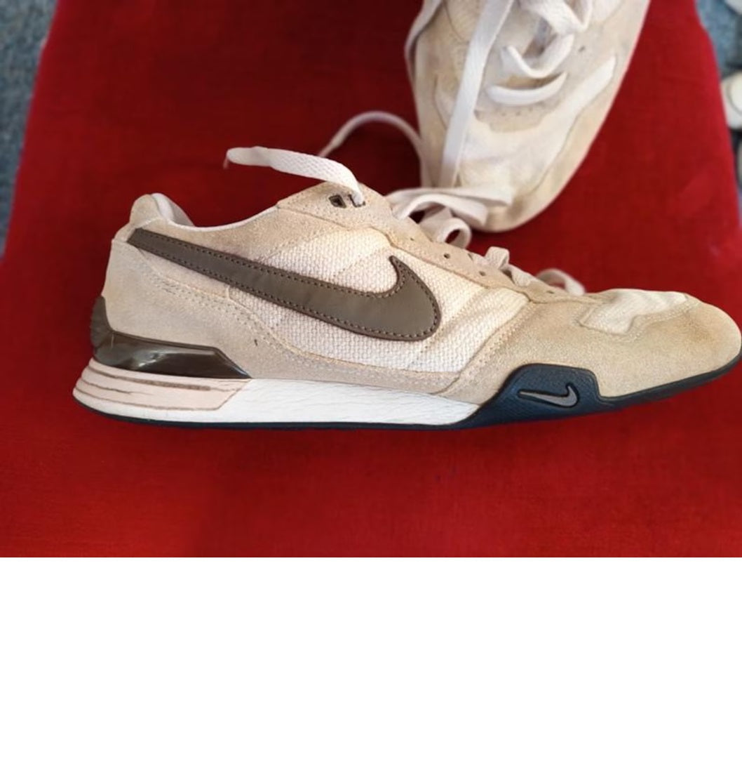 Second hand Nike trainers