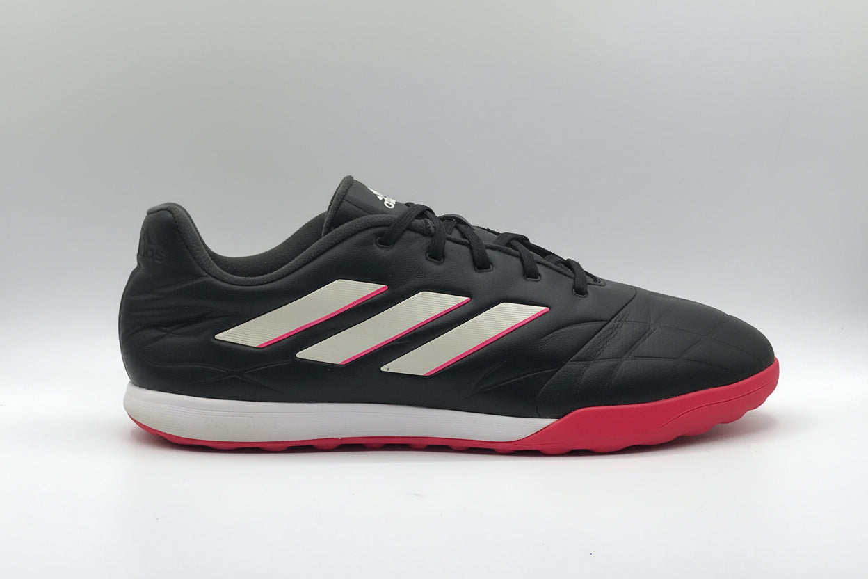 EUR SIZE 42.5 | Predator Tango Indoor Boots