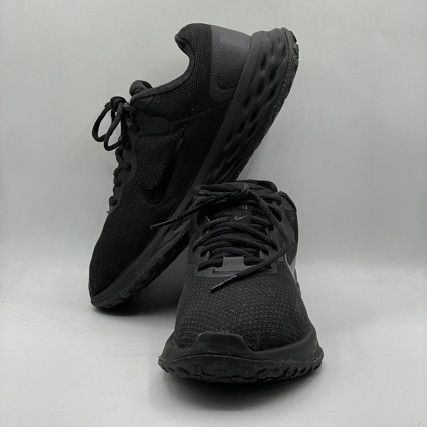 EUR SIZE 39 | Nike Revolution black running shoes.