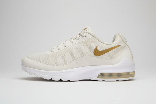 EUR SIZE 37.5 | Nike Air Invigor