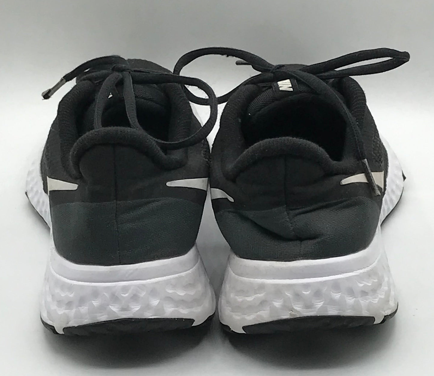 EUR SIZE 43 | Nike Revolution 7