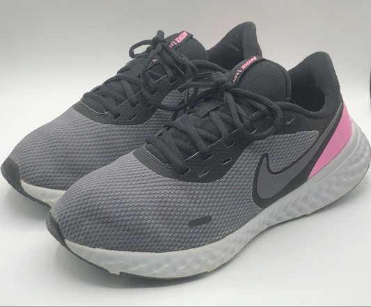 EUR SIZE 40.5 | Nike Revolution 5