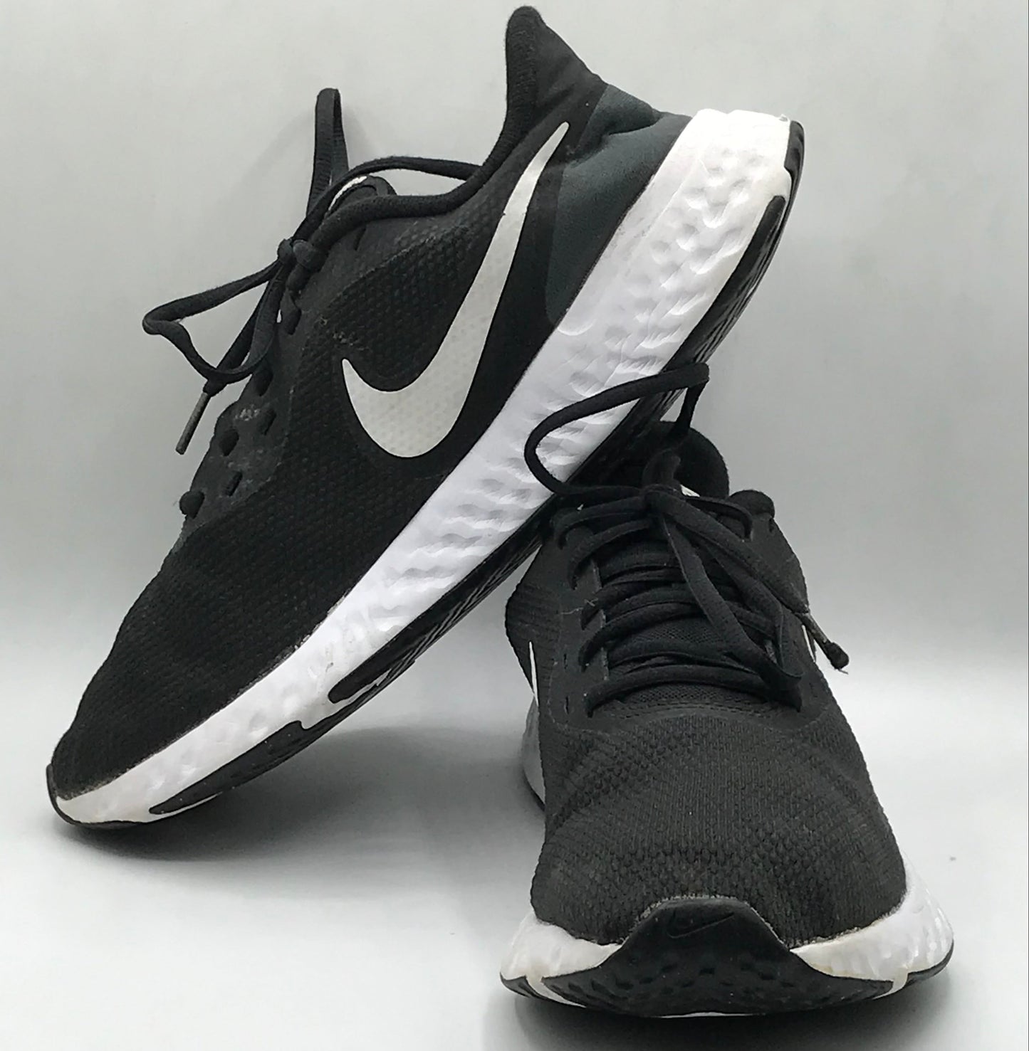 EUR SIZE 43 | Nike Revolution 7