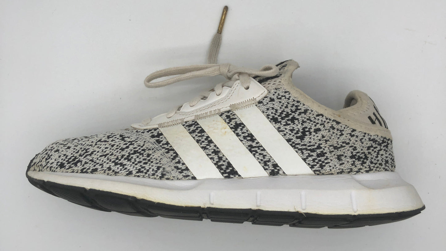 EUR SIZE 40.5 | ADIDAS SWIFT RUN