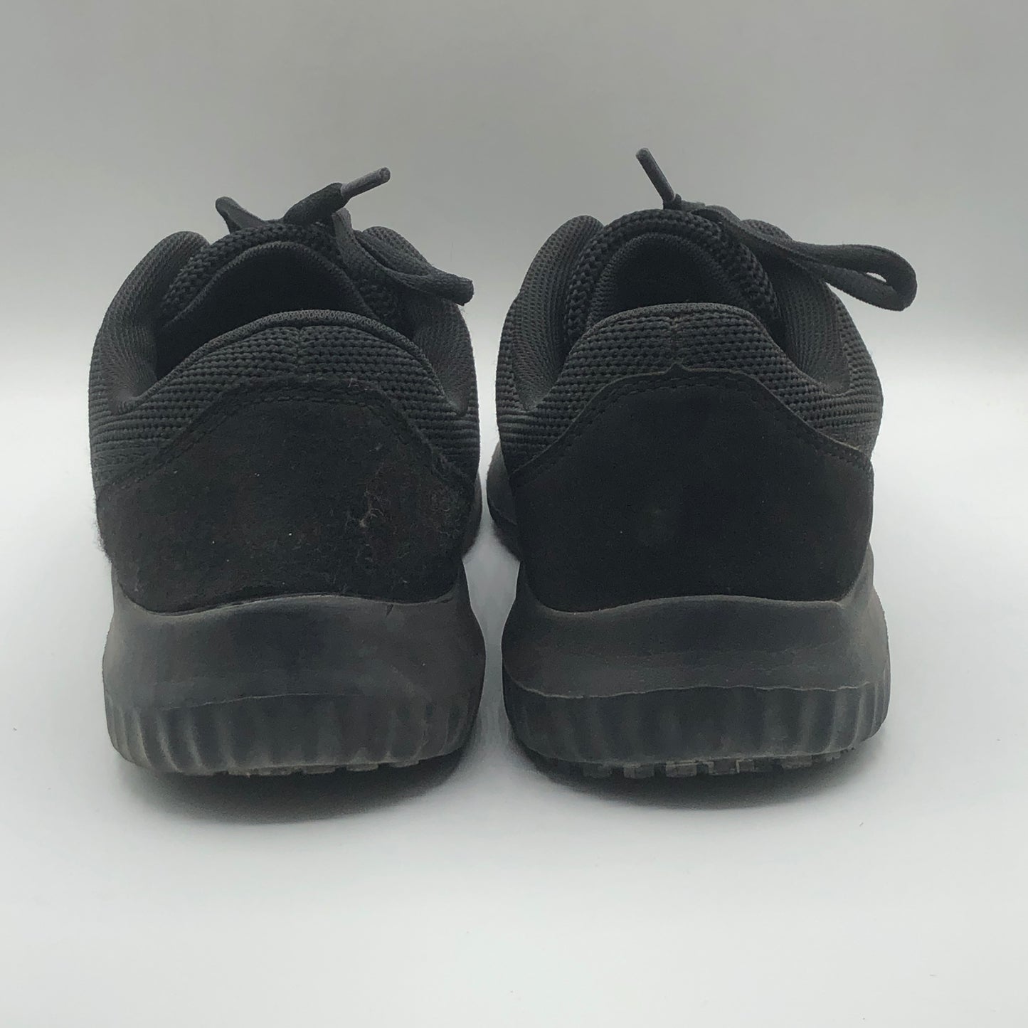 EUR SIZE 40 | TRED SAFE SLIP RESISTANT