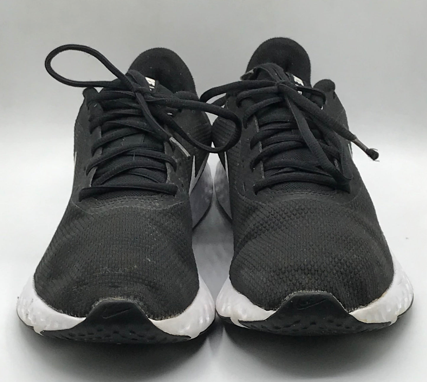 EUR SIZE 43 | Nike Revolution 7