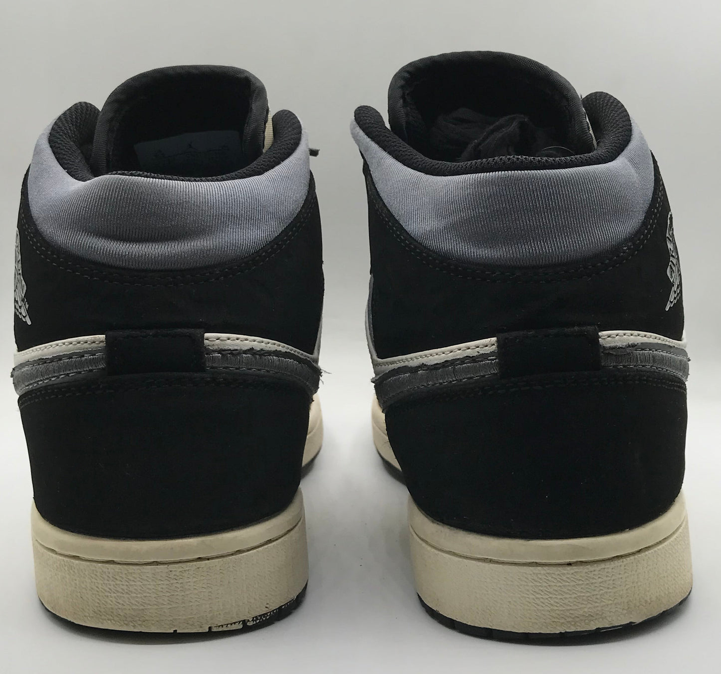 EUR SIZE 43 | Nike Air Jordan 1 Mid SE