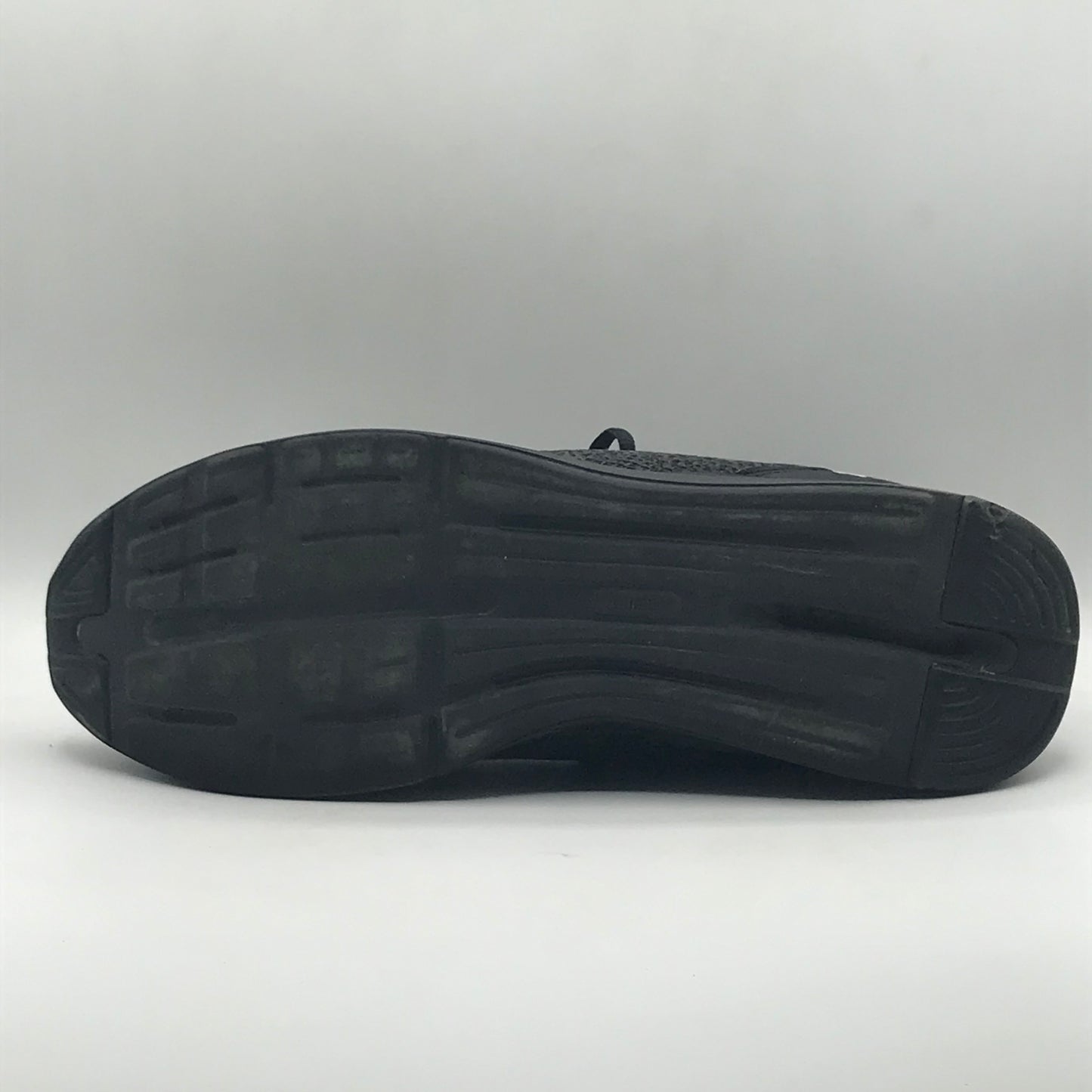 EUR SIZE 44.5 | Puma Men's Enzo Beta athletic shoe