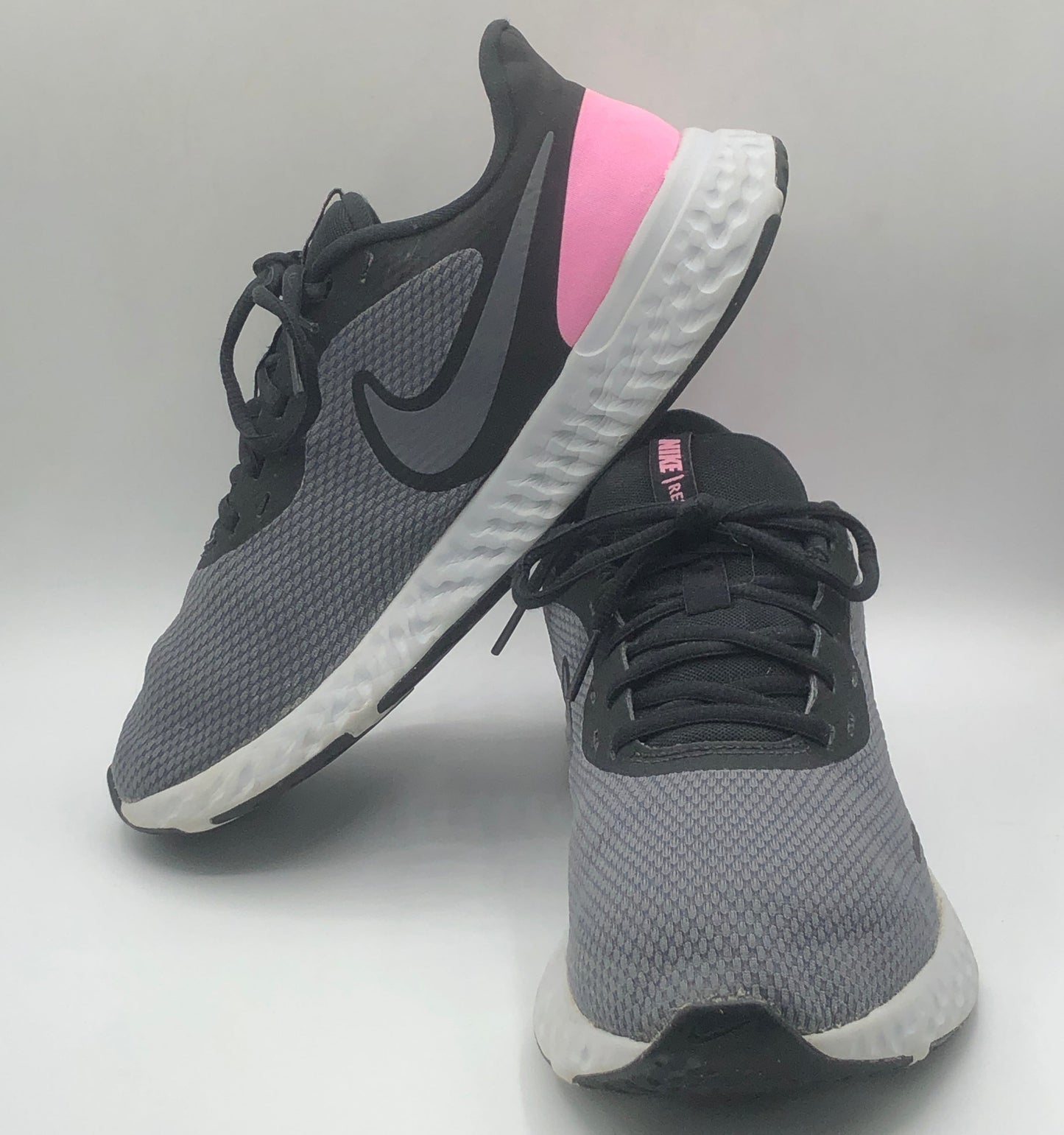 EUR SIZE 40.5 | Nike Revolution 5