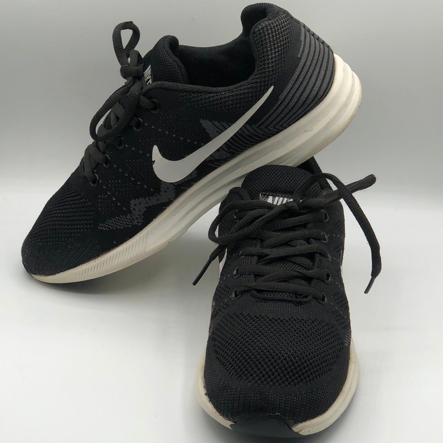 EUR SIZE 40 | NIKE AIR ZOOM SNEAKERS
