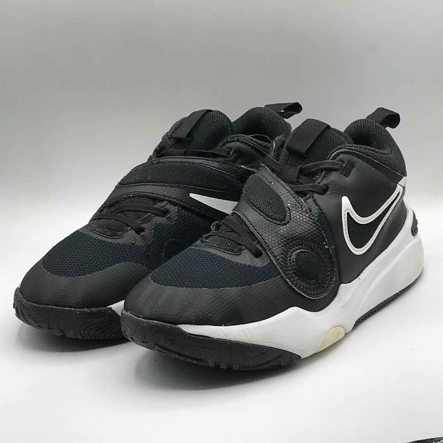 EUR SIZE 39 | Nike Team Hustle D 11