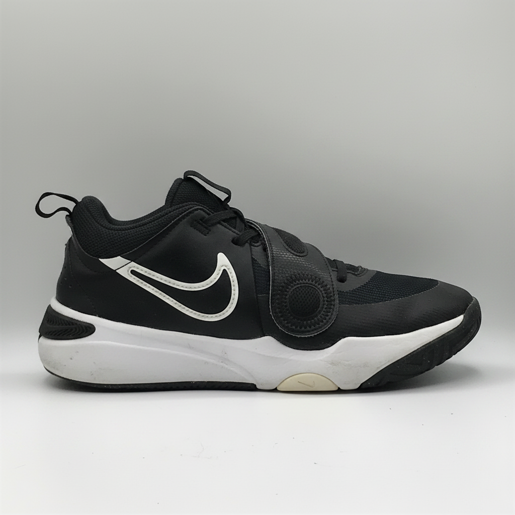 EUR SIZE 39 | Nike Team Hustle D 11