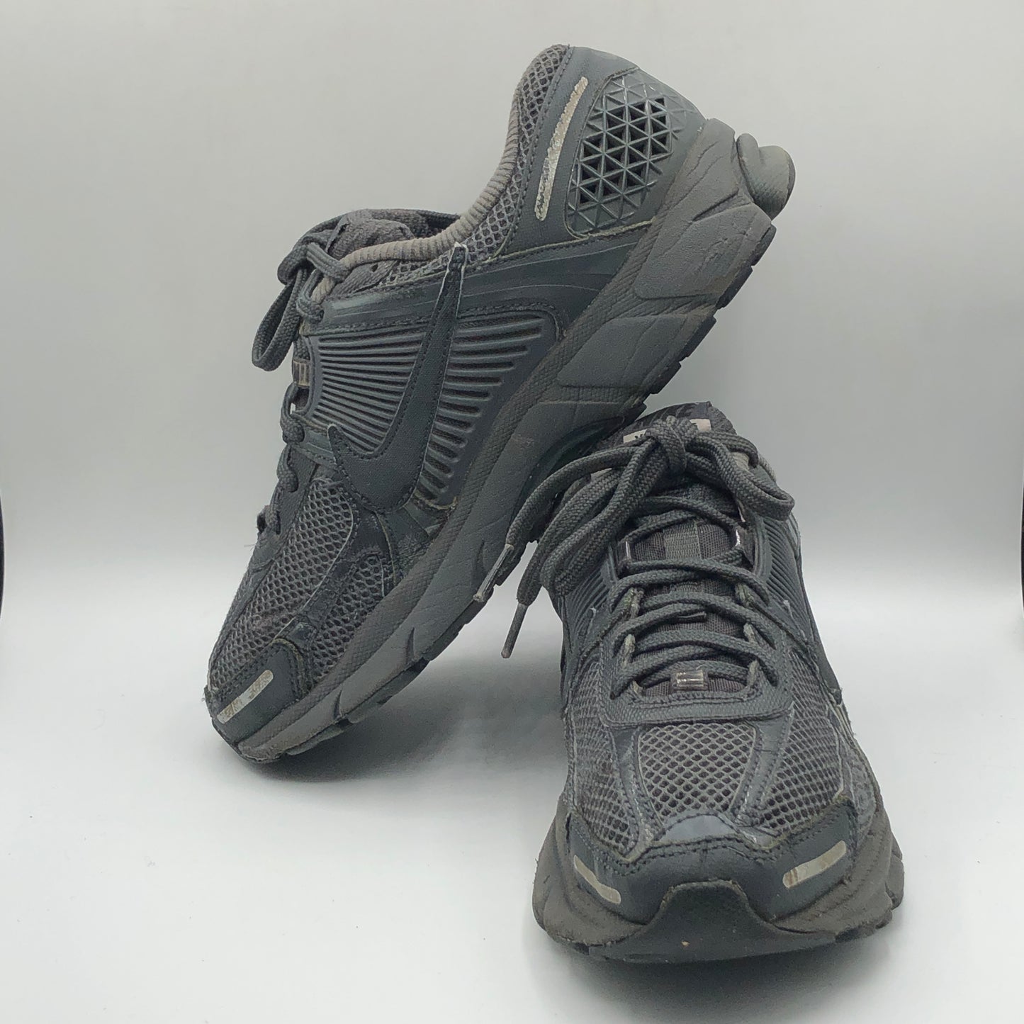 EUR SIZE 39 | NIKE Zoom Vomero 5