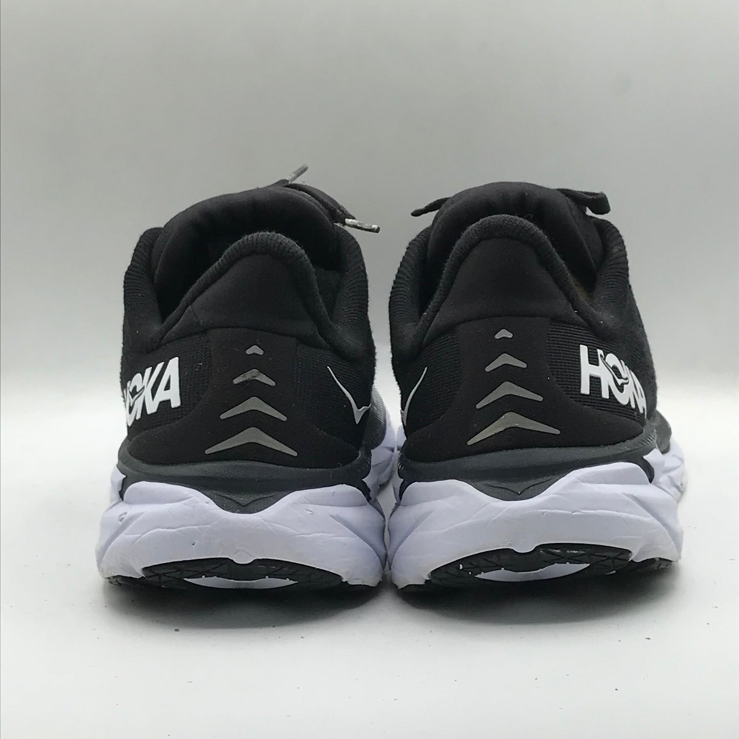 EUR SIZE 40 |  Hoka Bondi 8 running shoes