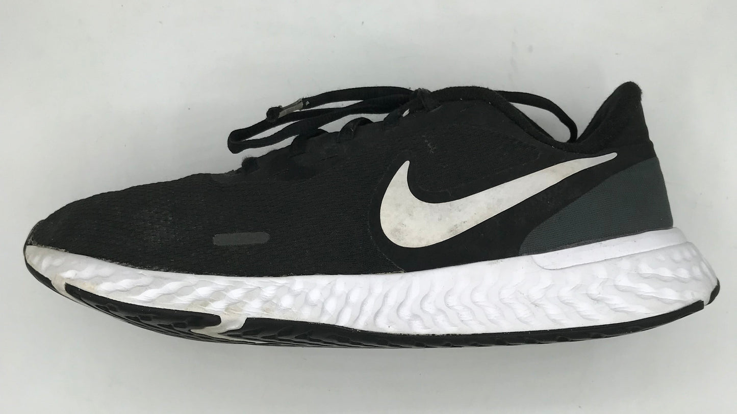 EUR SIZE 43 | Nike Revolution 7