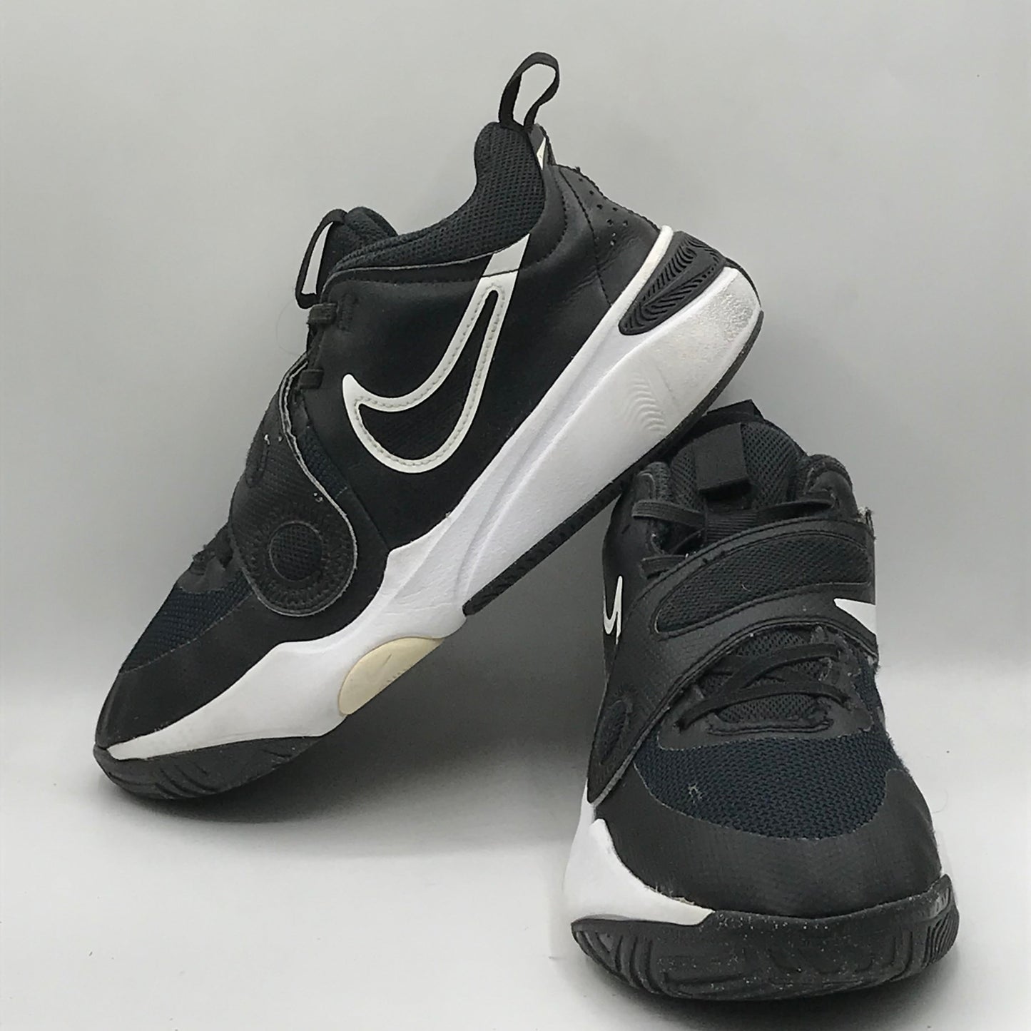 EUR SIZE 39 | Nike Team Hustle D 11
