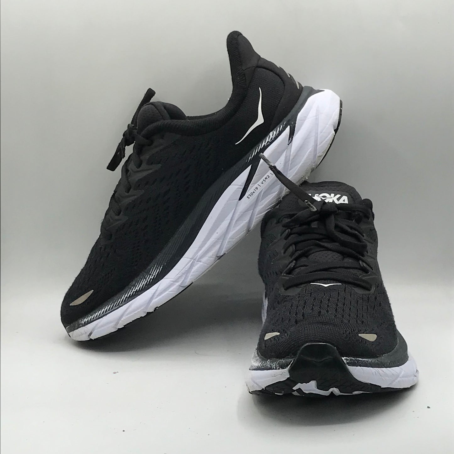 EUR SIZE 40 |  Hoka Bondi 8 running shoes