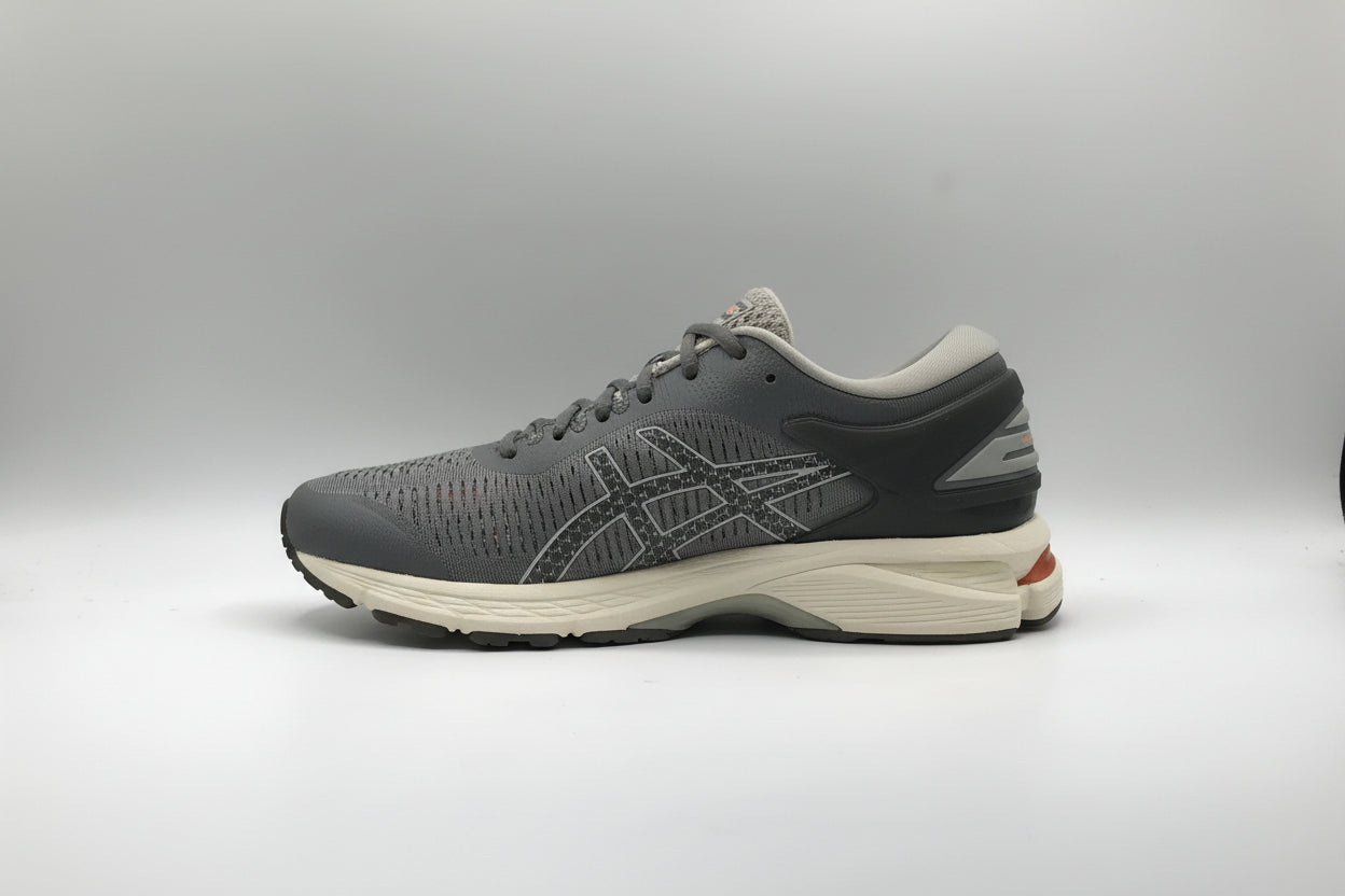 EUR SIZE 40 | Asics Gel-Kayano 28