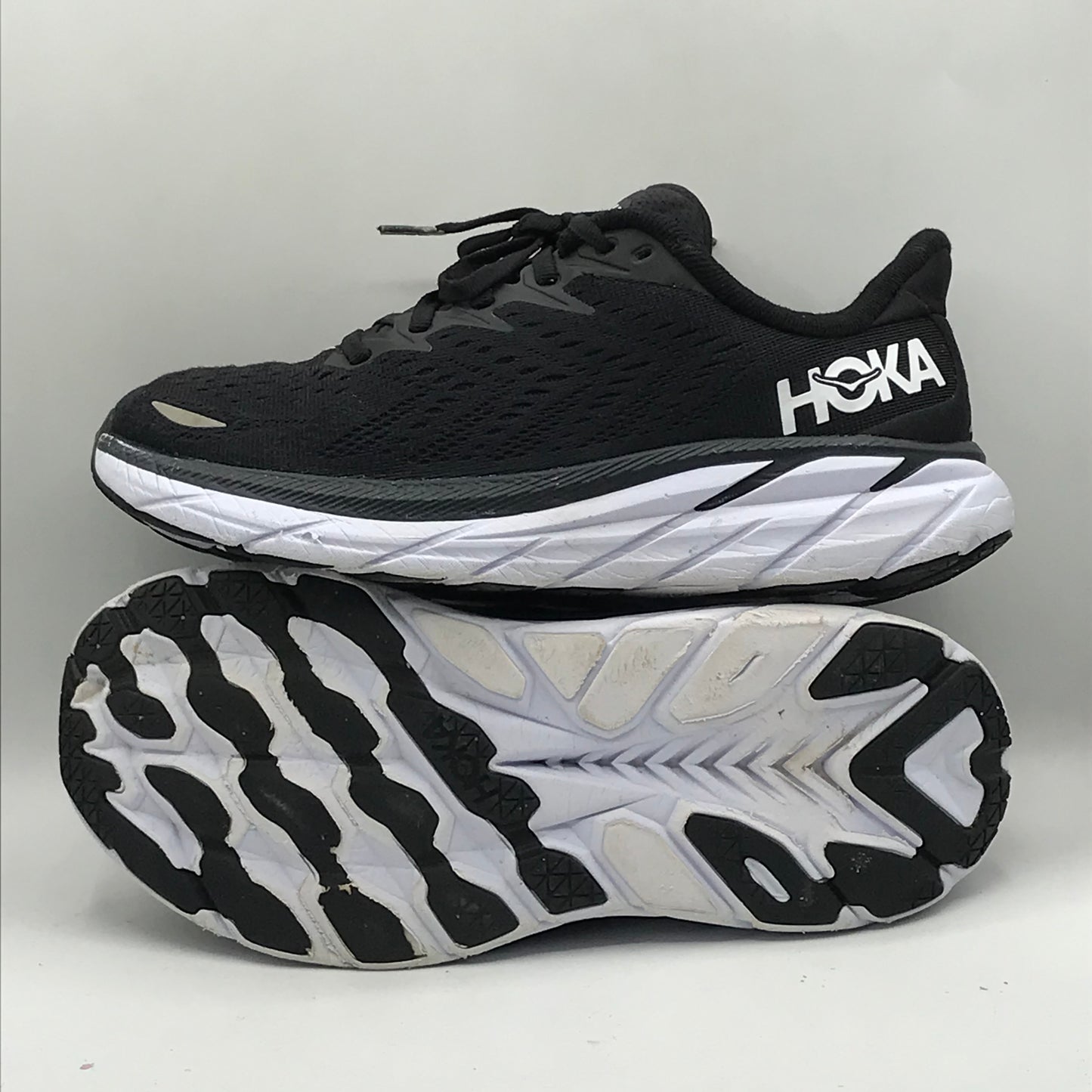 EUR SIZE 40 |  Hoka Bondi 8 running shoes